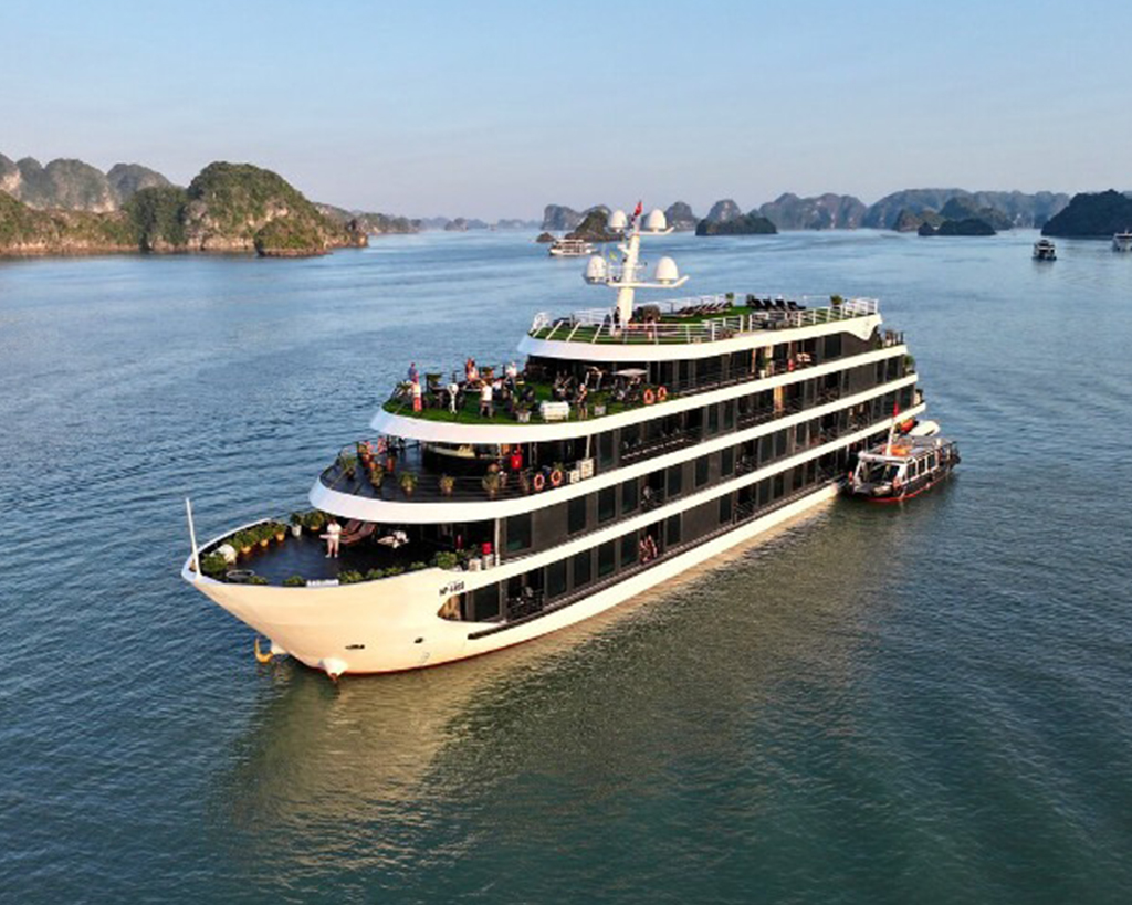 Du thuyền Velar of The Sea 5*