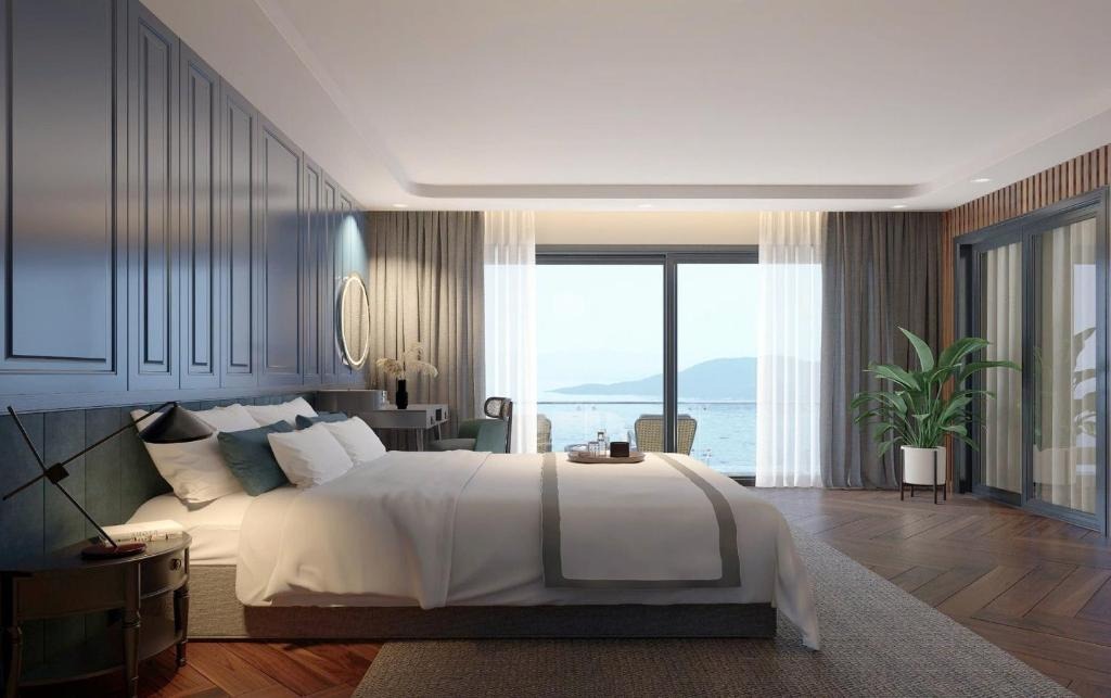 VIP Triple Suite Sea View with Private Balcony