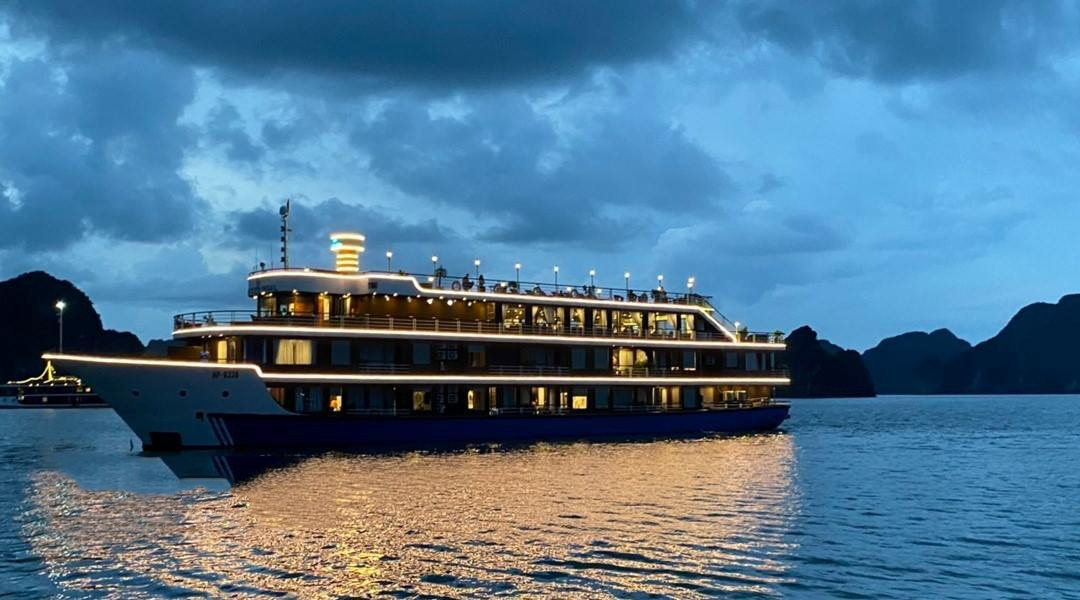 HNG02B – Halong 2D1N-La Casta Regal 5 Star Cruise