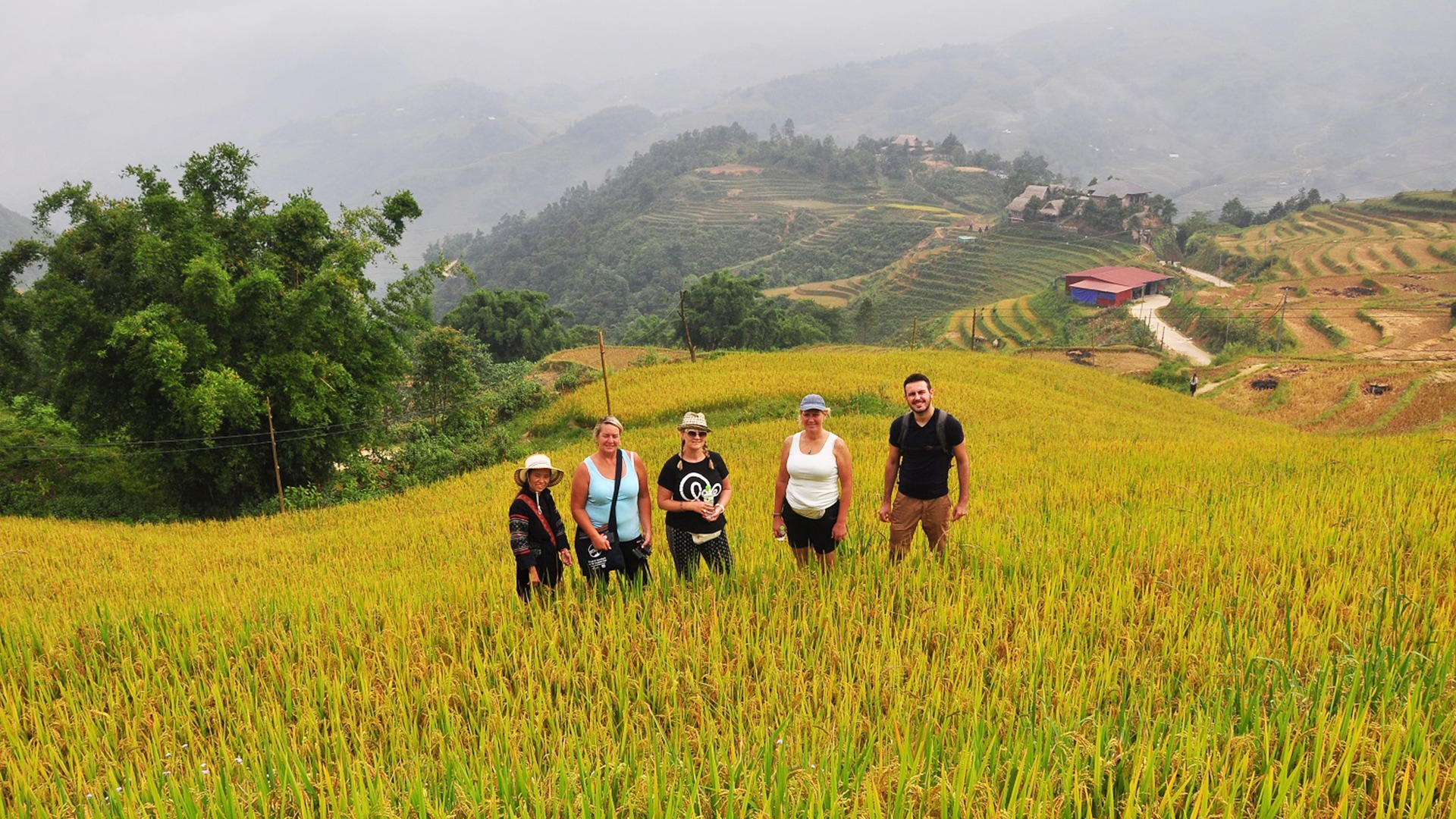 Sapa by bus 3 days 2 nights (2 nights in hotel) GS7