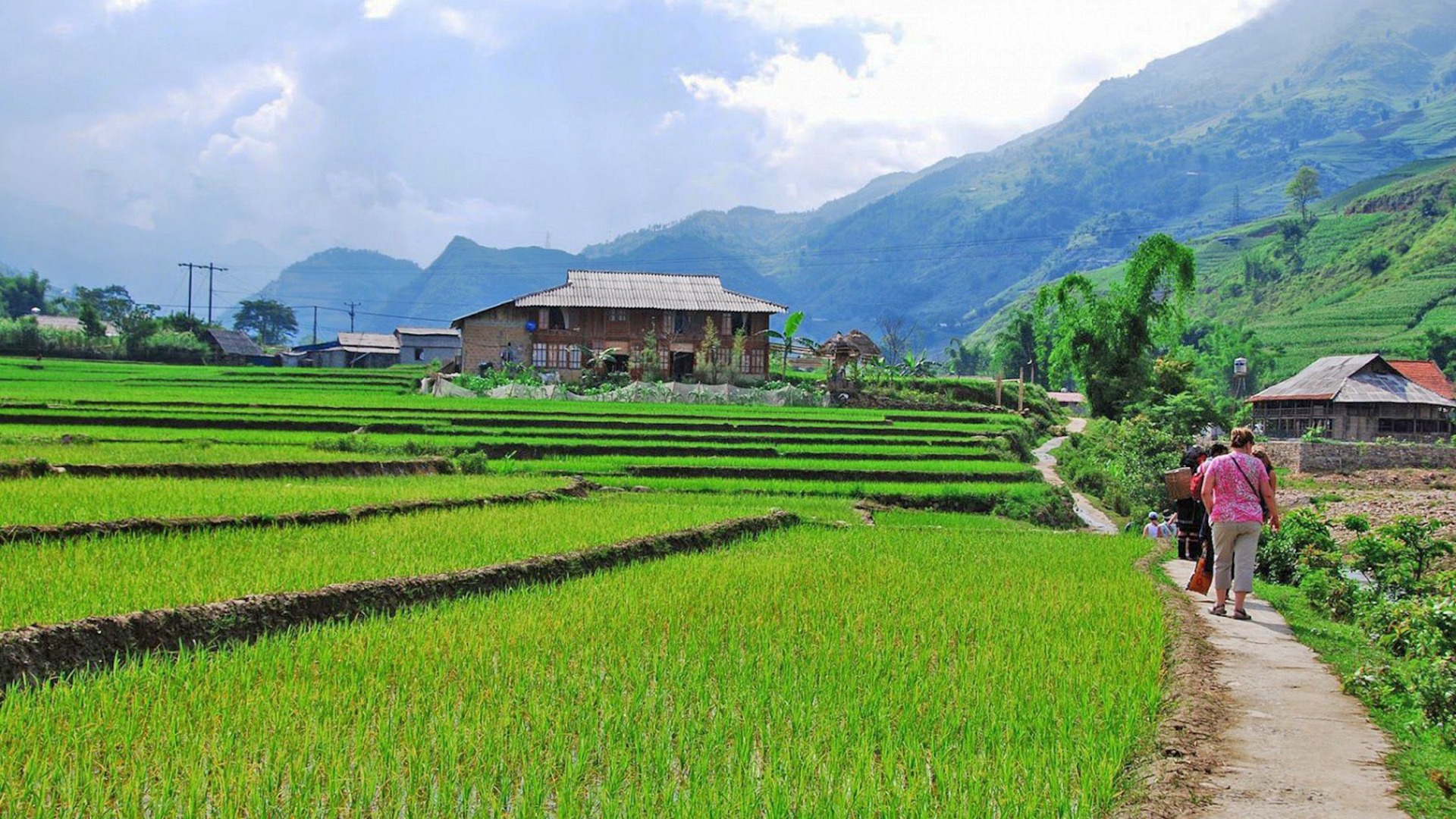 Sapa by bus 2 days – 1 night (overnight in hotel)  GS1